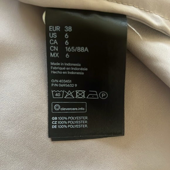 H&M Long Sleeve Button-Up Blouse - Picture 7 of 7